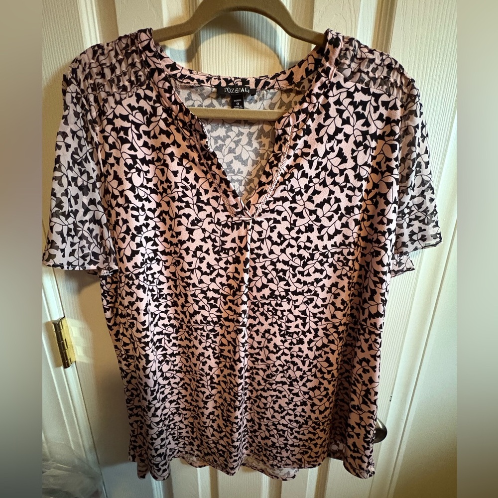 Roz & Ali Pink and Black Leaf Print Blouse